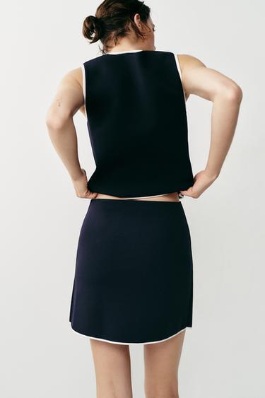JUPE COURTE EN MAILLE À BOUTONS CONTRASTE - Bleu marine / Blanc de Zara - Image 5