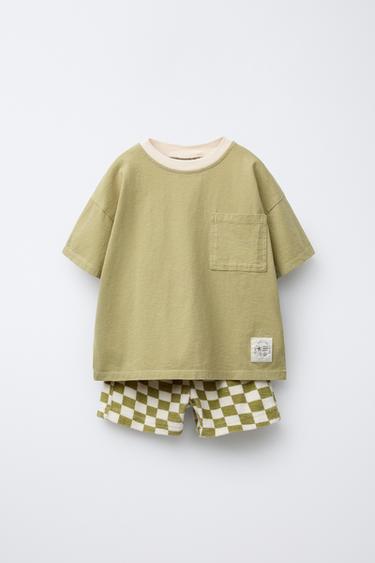 CONJUNTO JOGGING CAMISETA Y BERMUDA CUADROS DAMEROS - crudo/kaki de Zara - Imagen 0