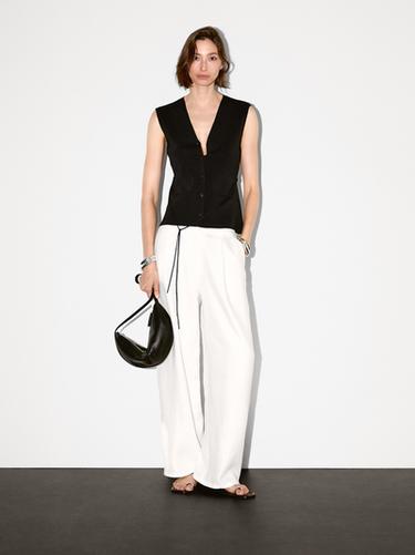 Chaleco punto escote pico - Negro de Zara