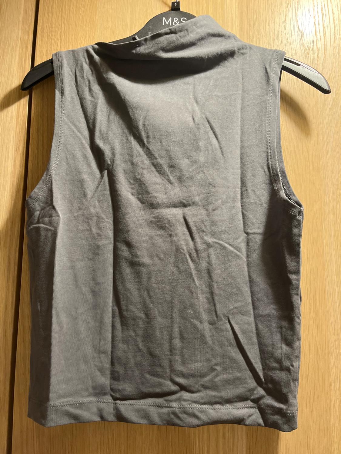 SLEEVELESS TOP - Image 4