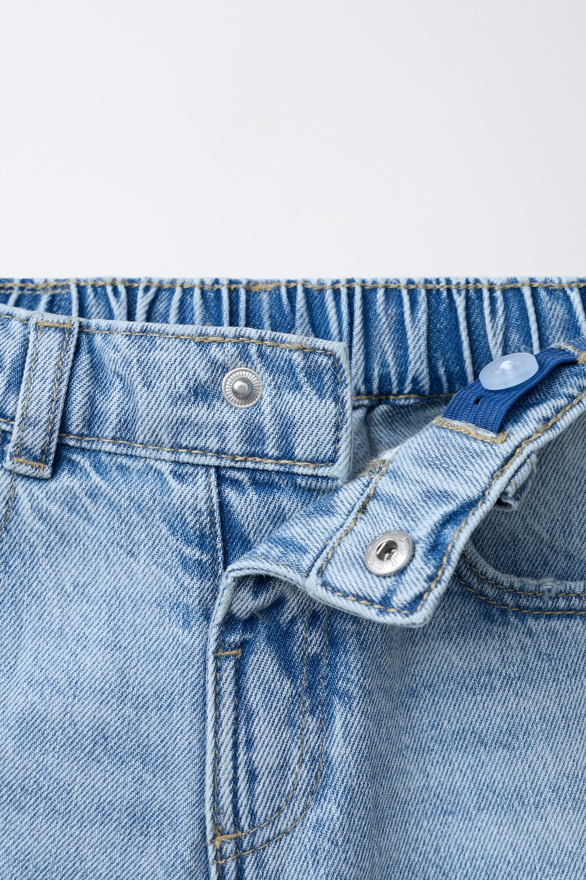 SHORT EN JEAN AVEC PIÈCES CARS FLASH MCQUEEN © DISNEY