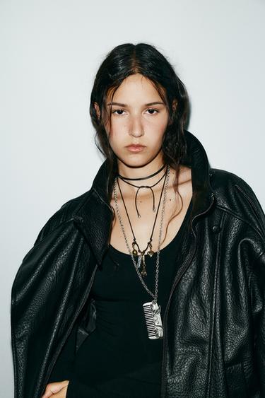 НАБІР ІЗ 2 НАМИСТ ІЗ ГРЕБІНЦЕМ ТА ШАРМАМИ - Срібний Zara