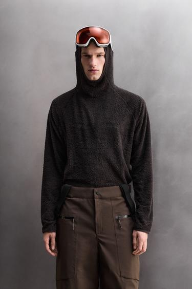 ДУКСЕР ОД ФЛИС СО ТЕКСТУРА И КАЧУЛКА - Темнокафеава од Zara