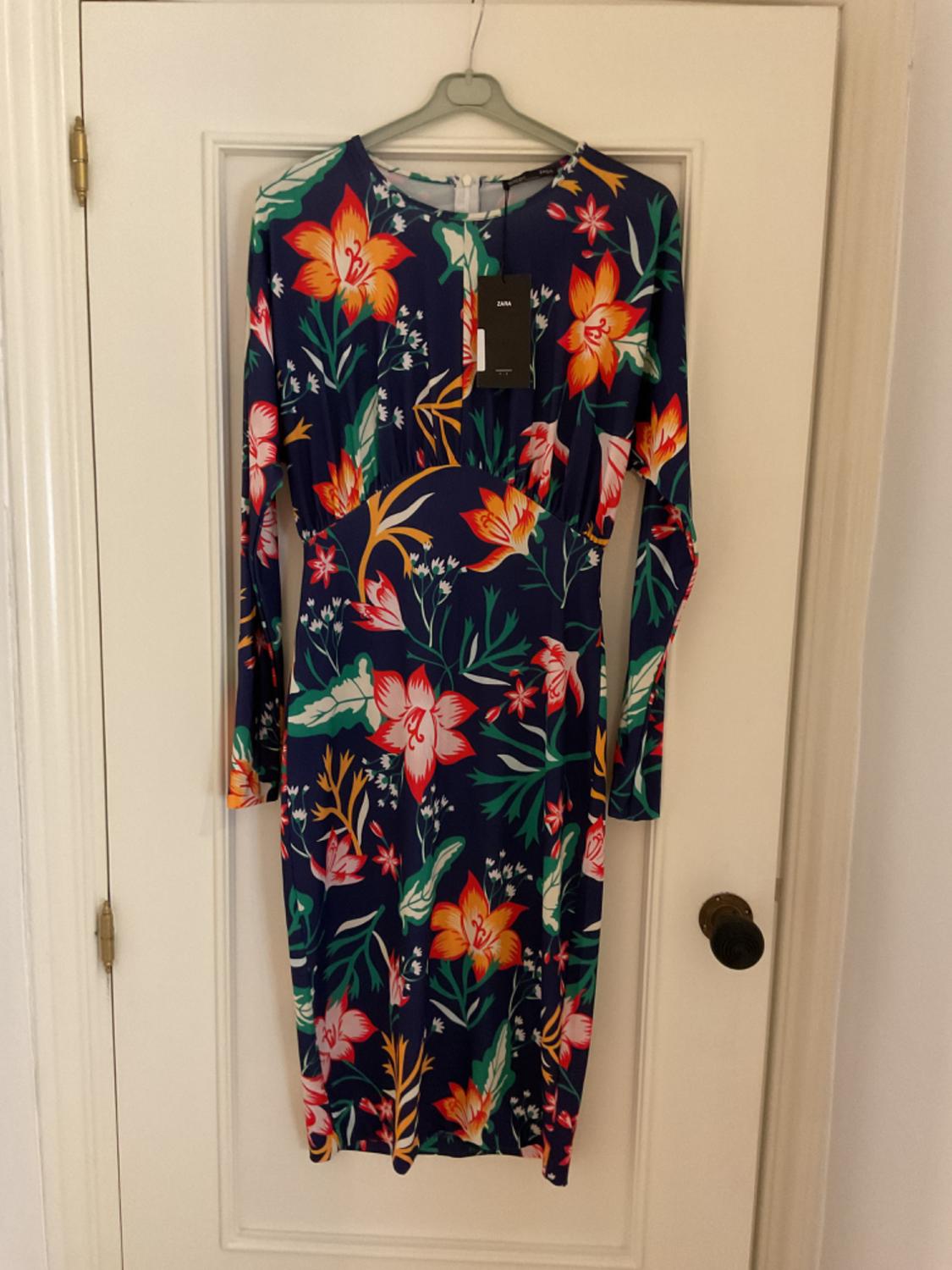PRINTED DRESS WITH LONG SLEEVES
