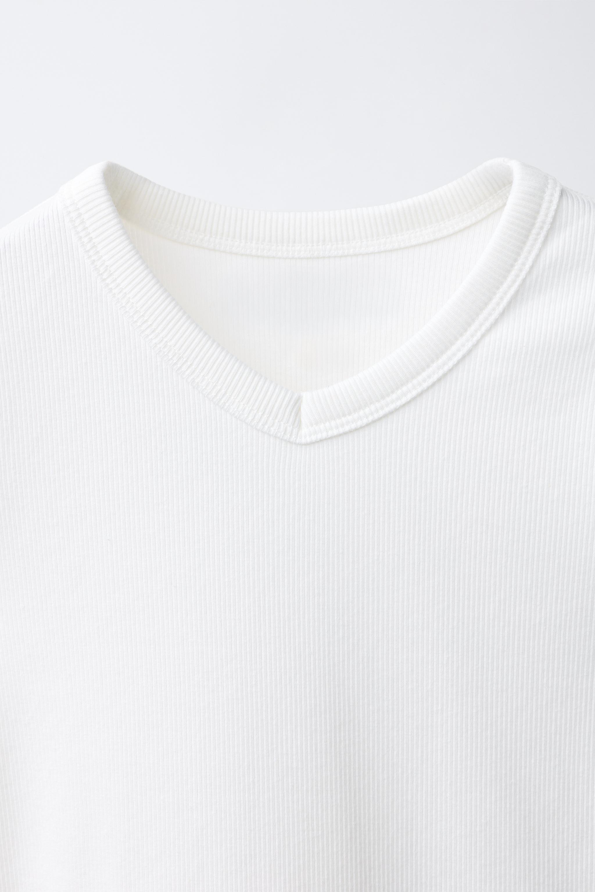 T-SHIRT CÔTELÉ COL EN V