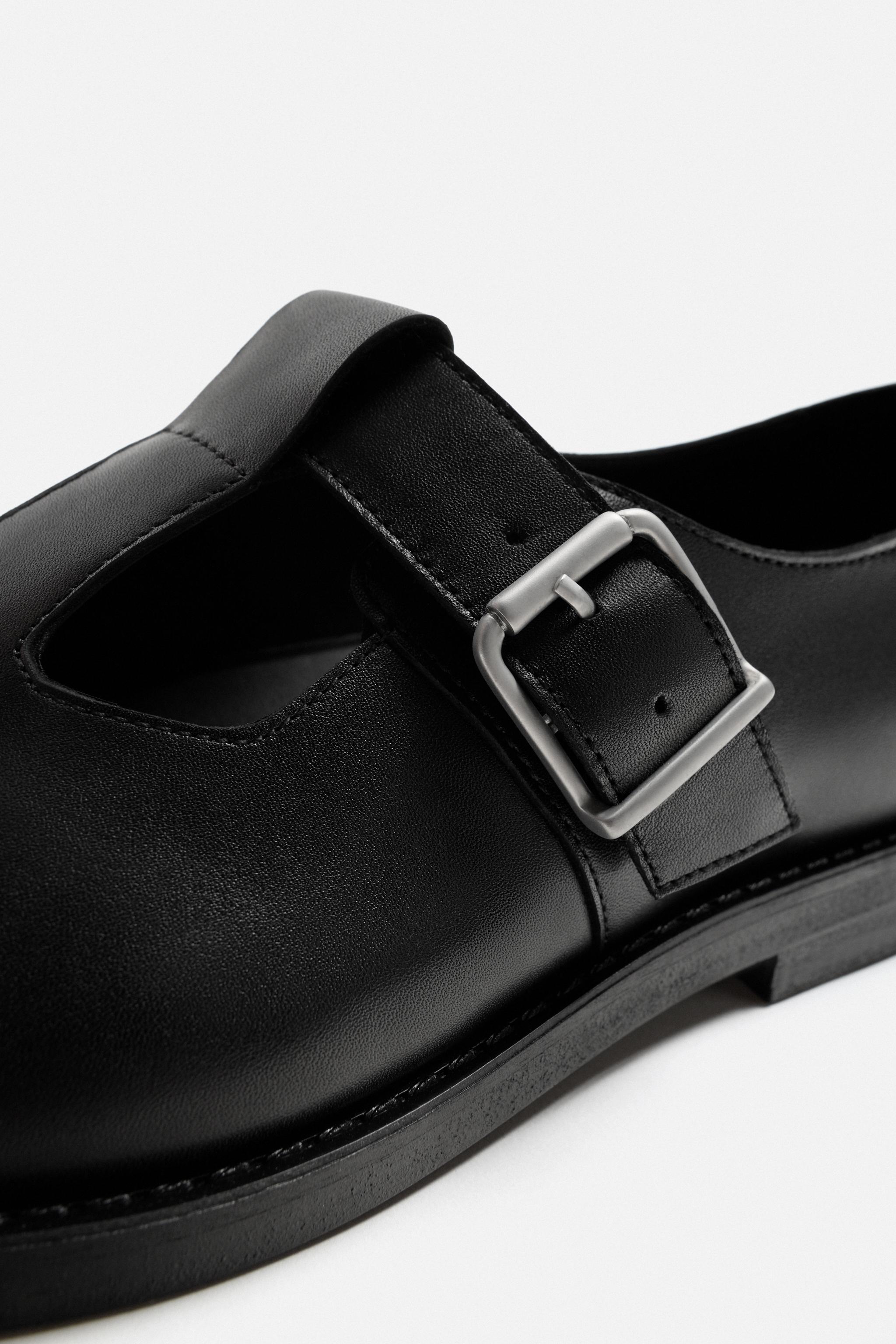CHAUSSURES EN CUIR À BOUCLE