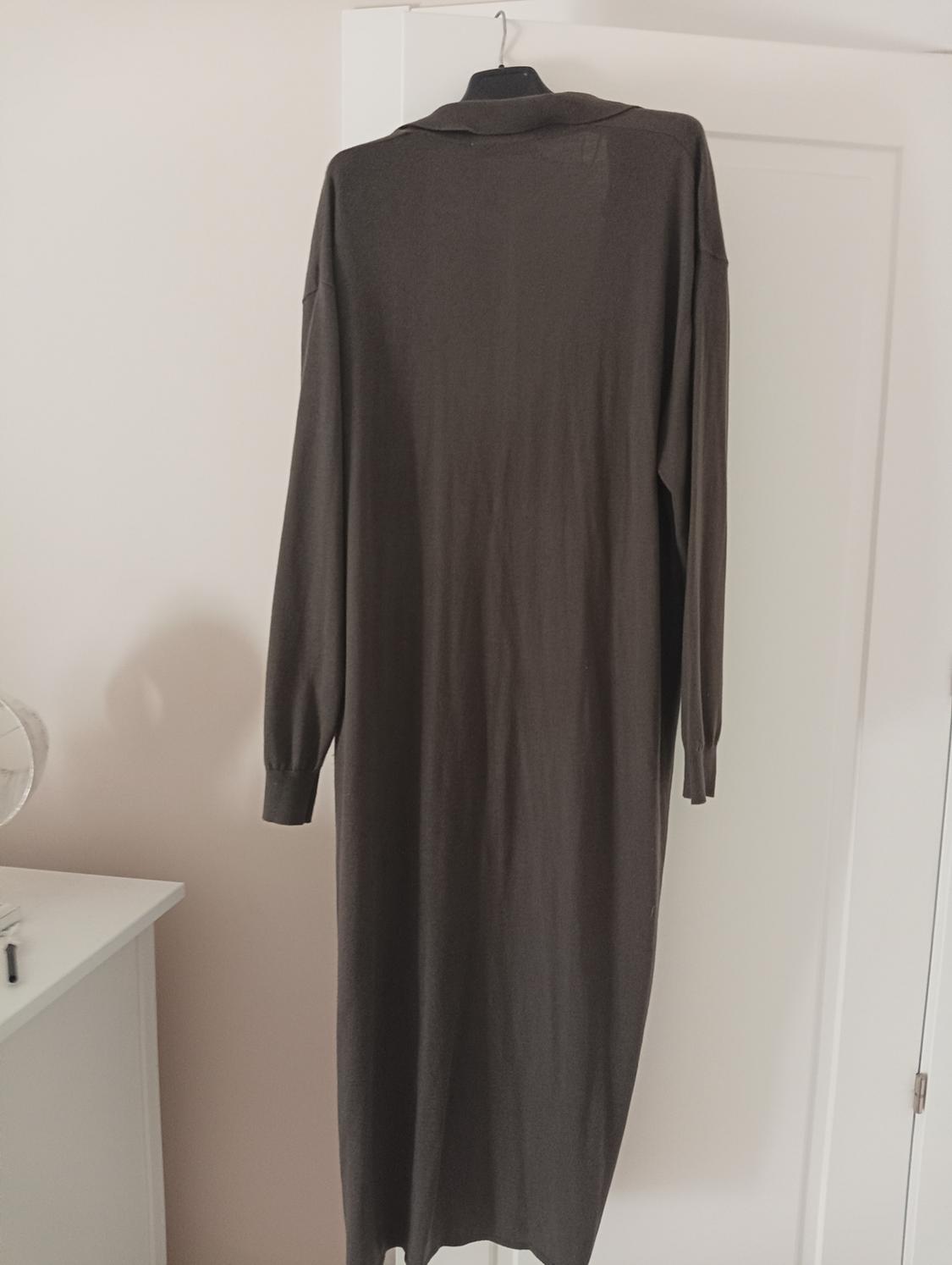 KNIT DRESS WITH SIDE BUTTONS - Image 2