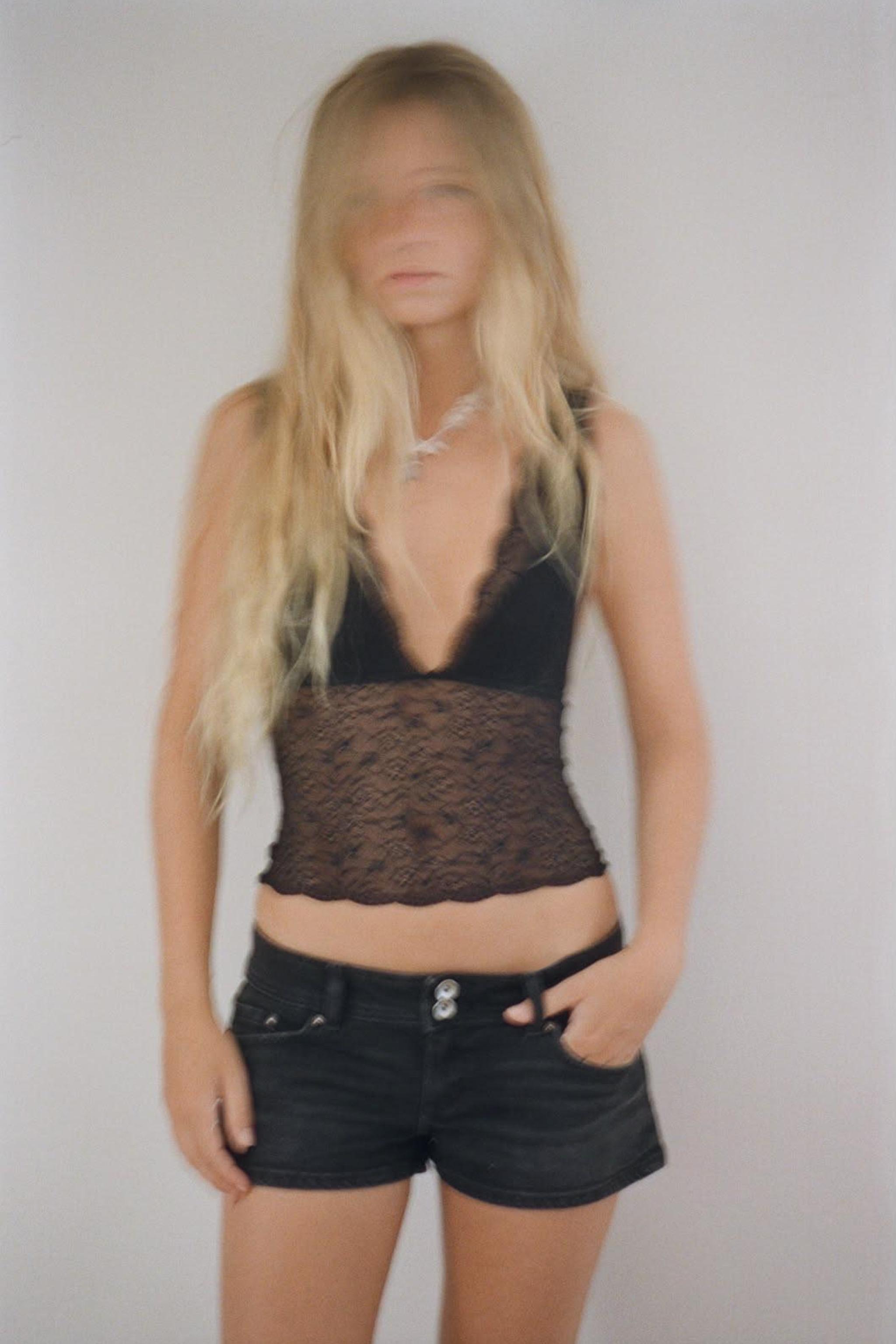 LACE CROP TOP