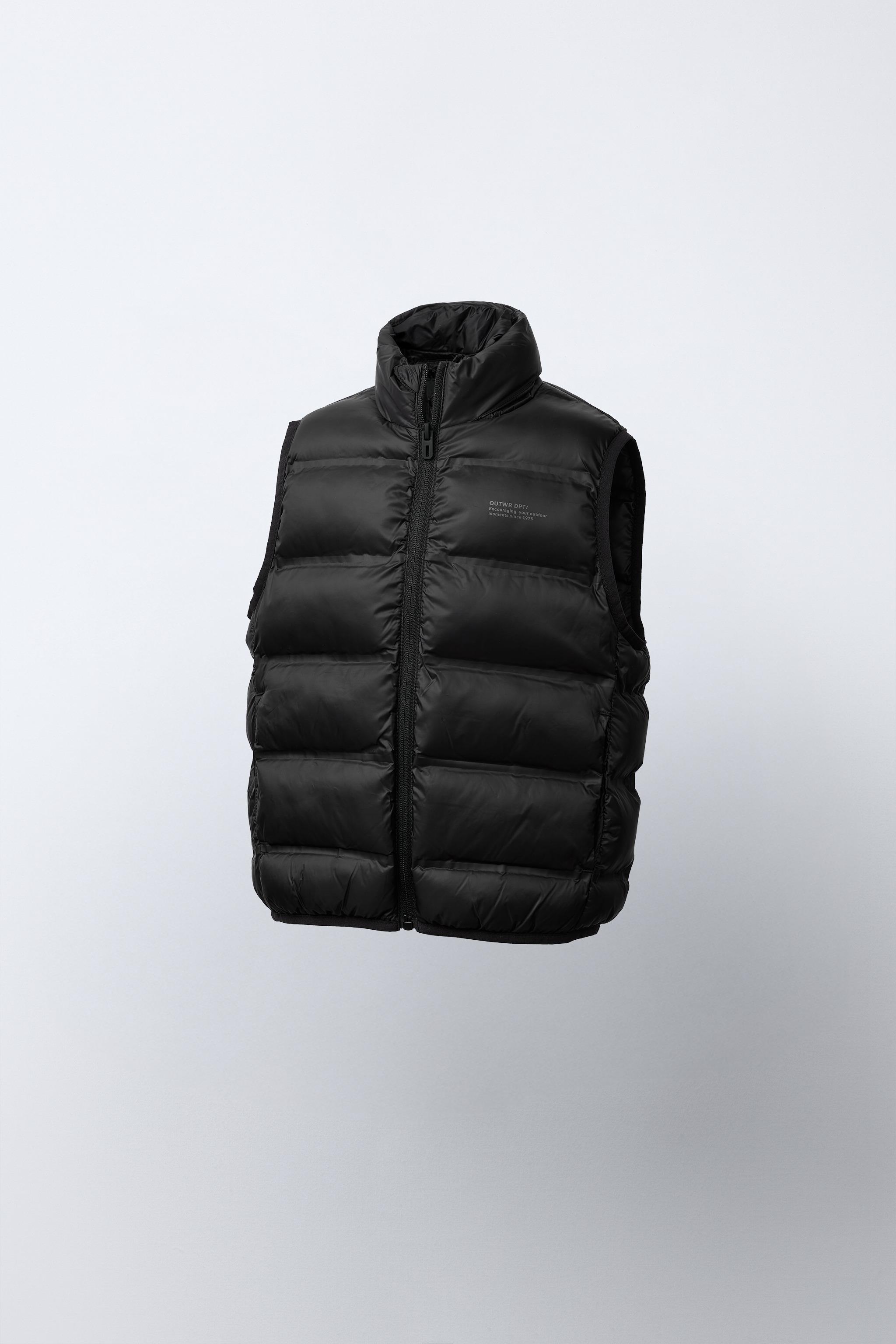 LIGHTWEIGHT WATER-REPELLENT HOODIE VEST