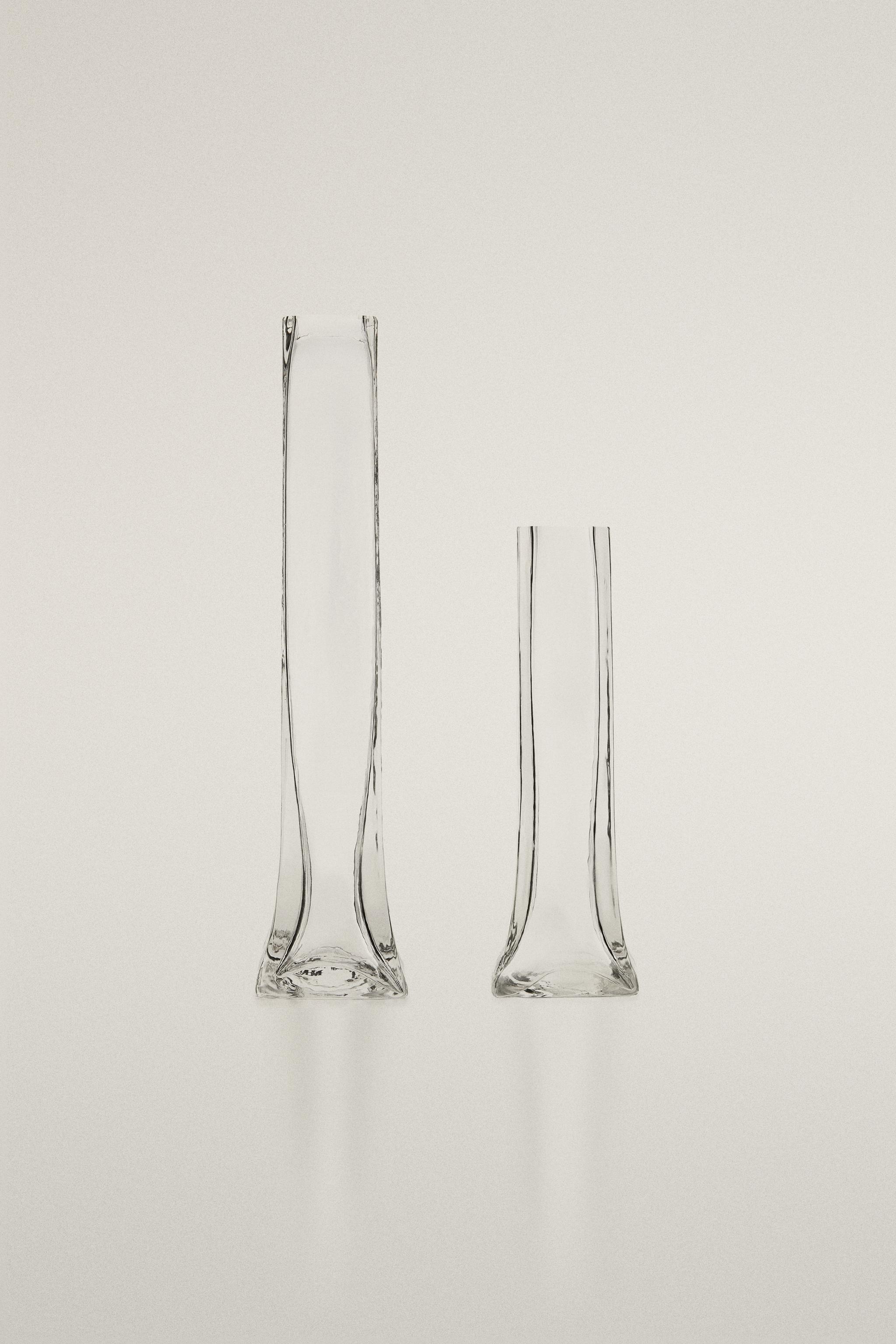 TALL DECORATIVE GLASS VASE — Transparent