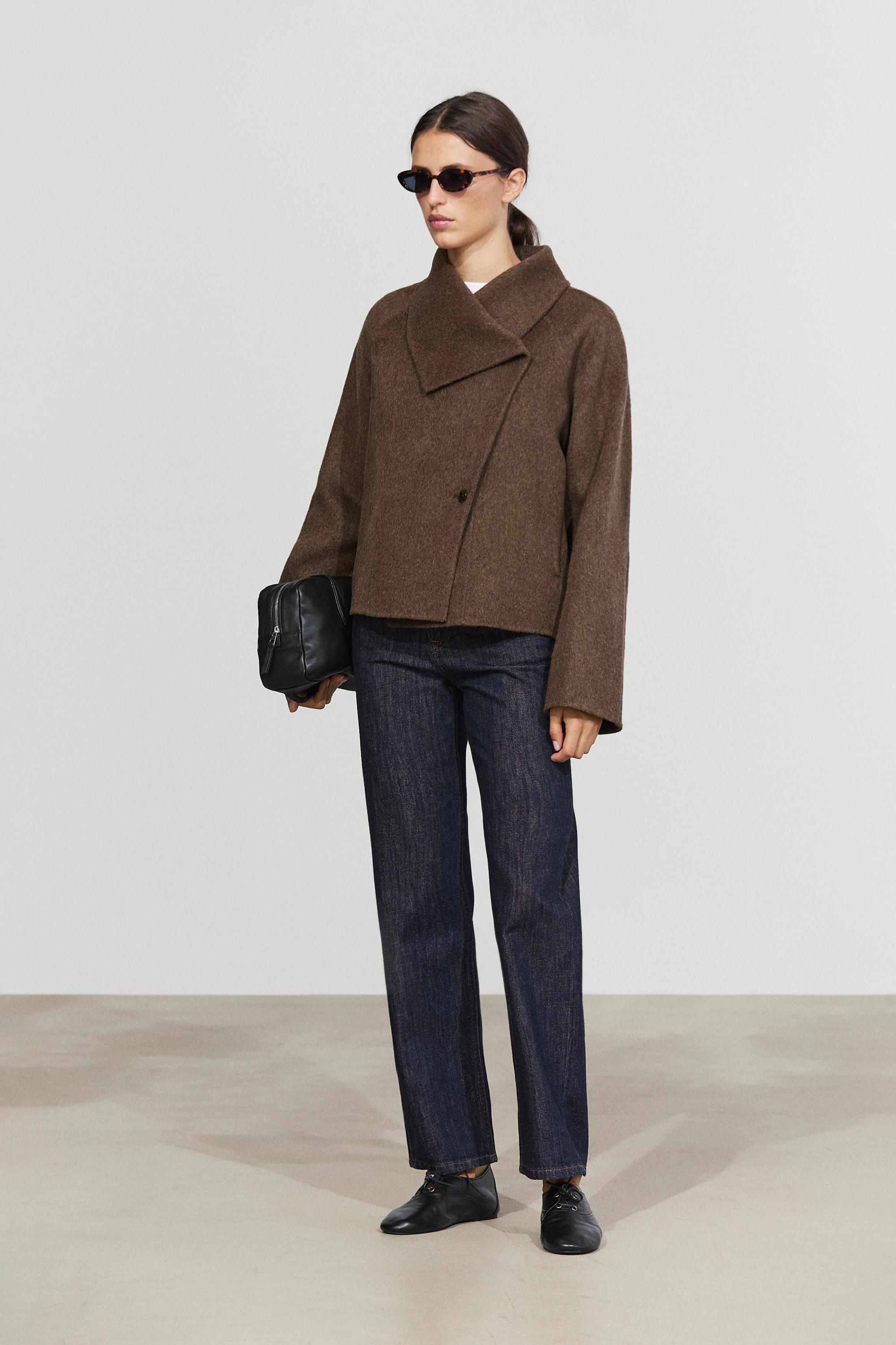 Short wool blend coat with side fastening