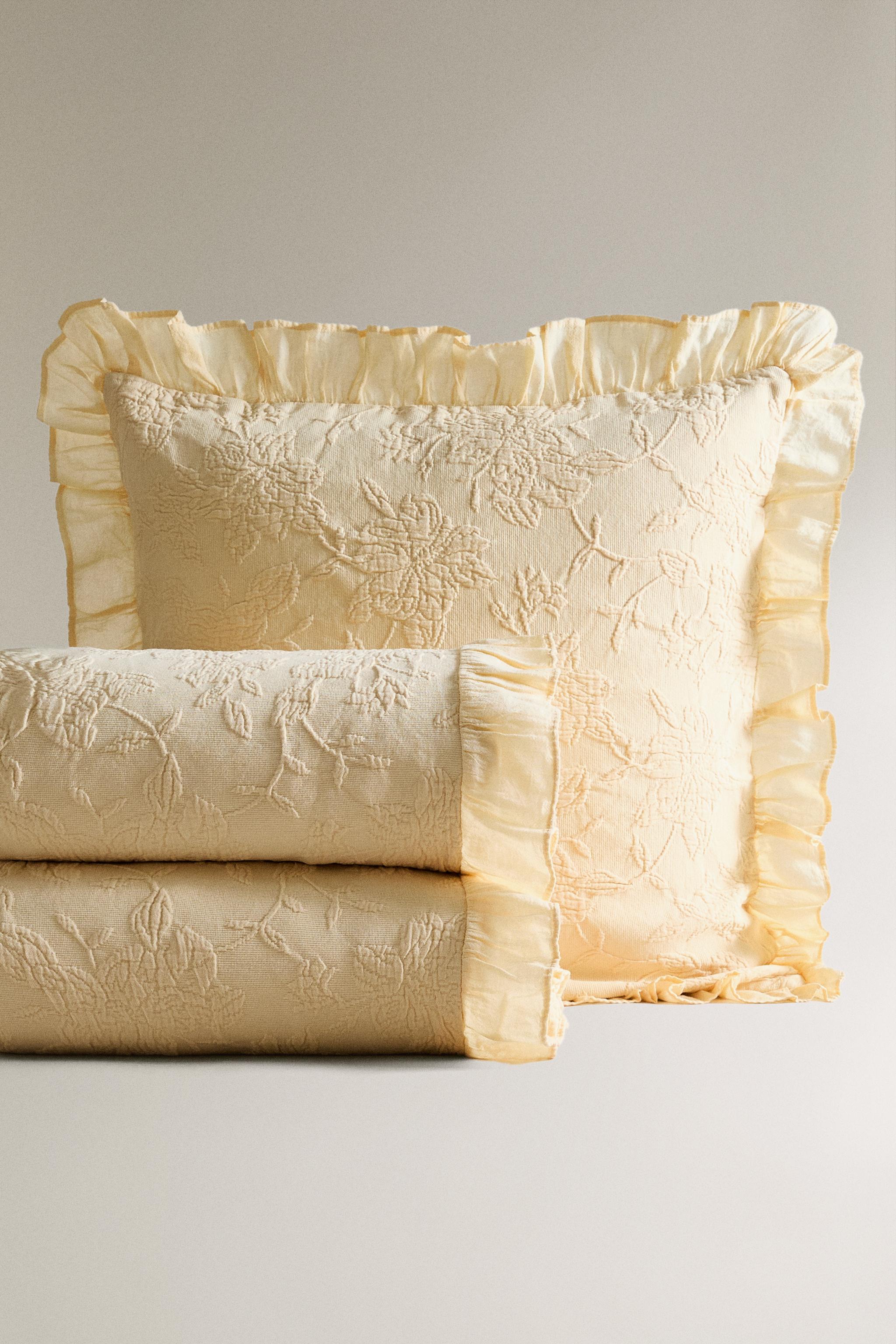 Zara  ジャカードのフリル付きベッドカバー 42118006725-e5.jpg?ts=