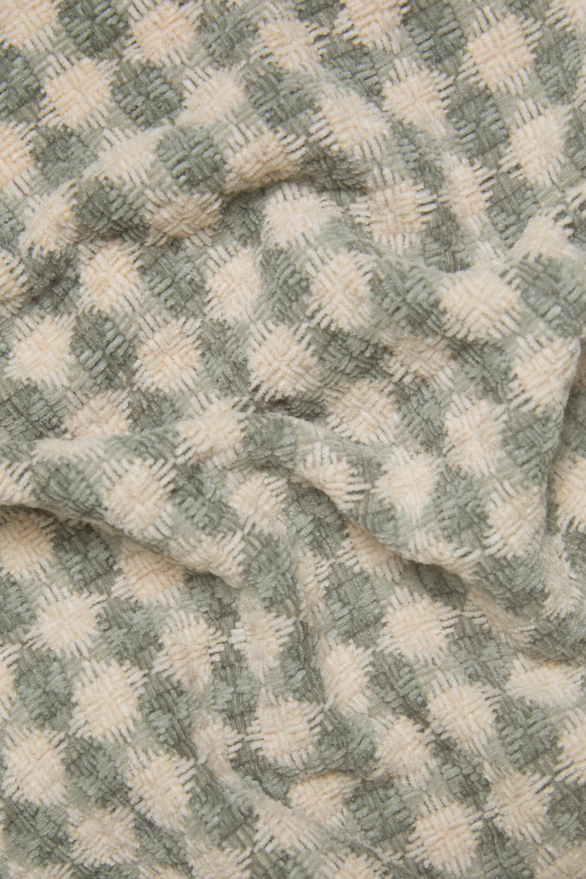 COUVERTURE JACQUARD CARREAUX