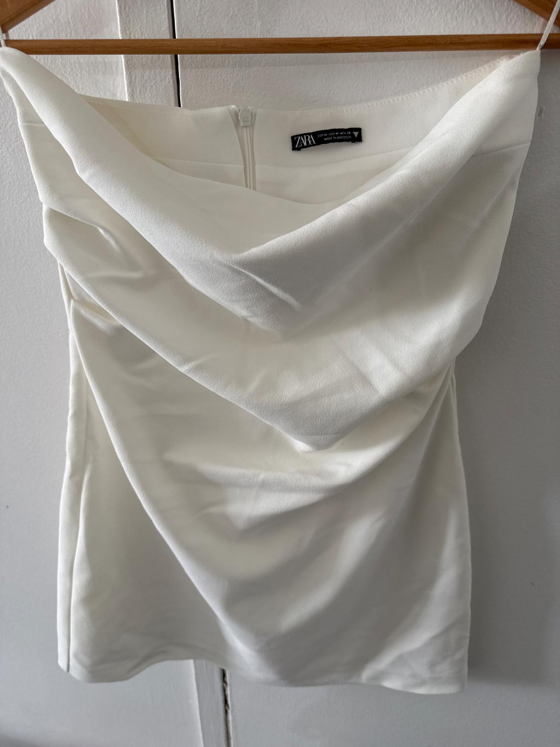 SHORT STRAPLESS DRESS