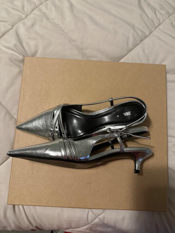 SILVER SLING BACK KITTEN HEEL - Image 3