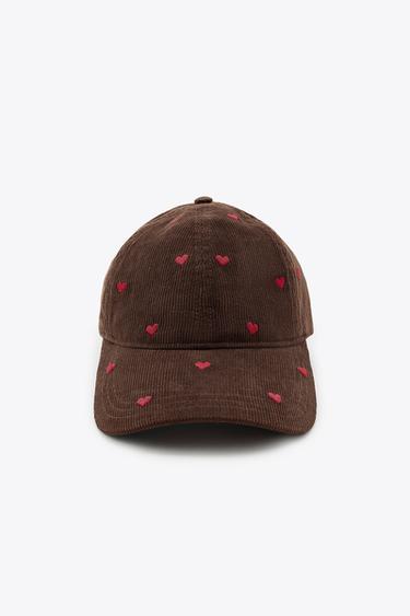 CAPPELLO IN VELLUTO A COSTE RICAMI CUORE - Marrone di Zara