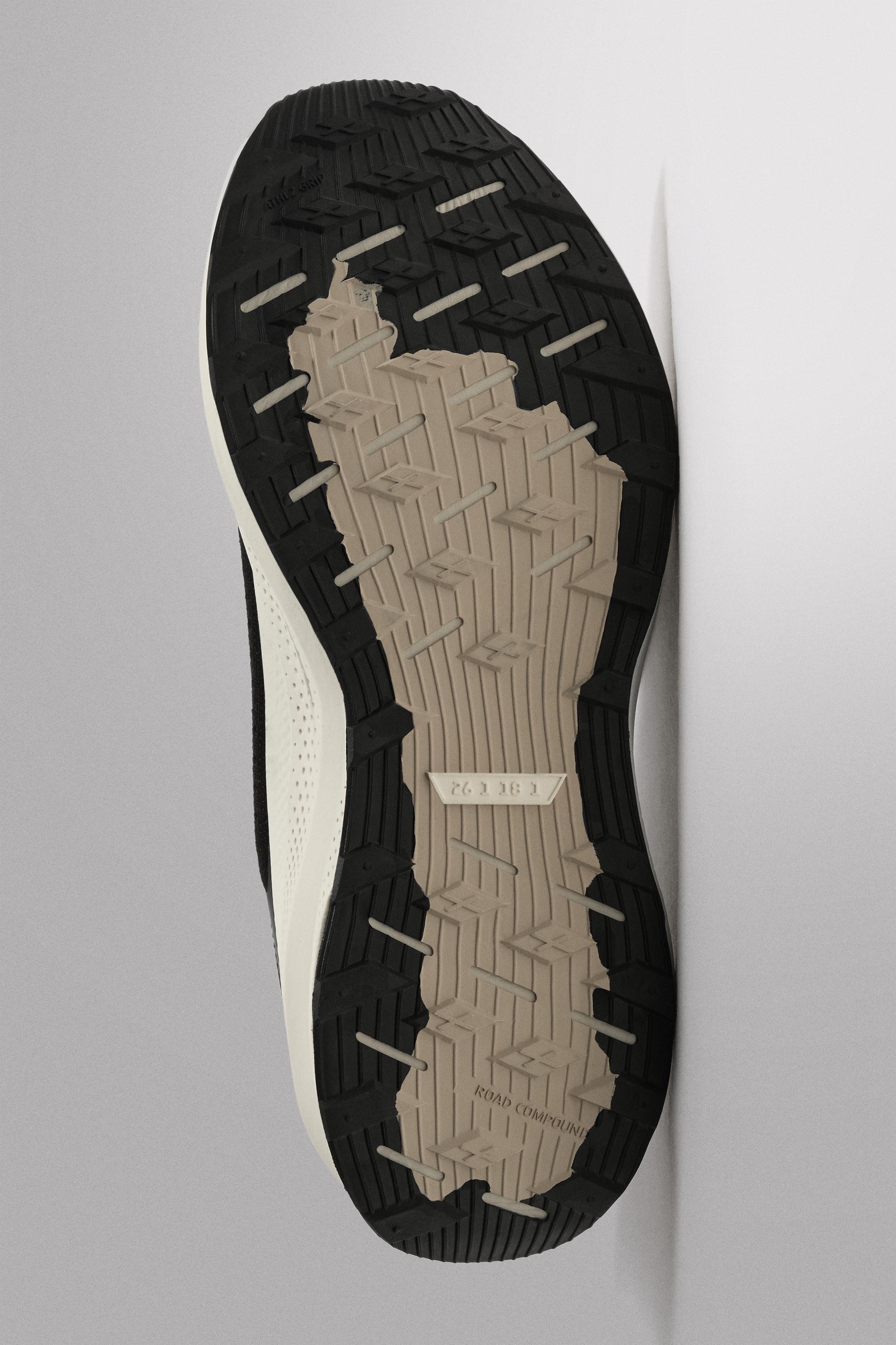 Мужские кроссовки Zara RUNNING SNEAKERS — фото 7