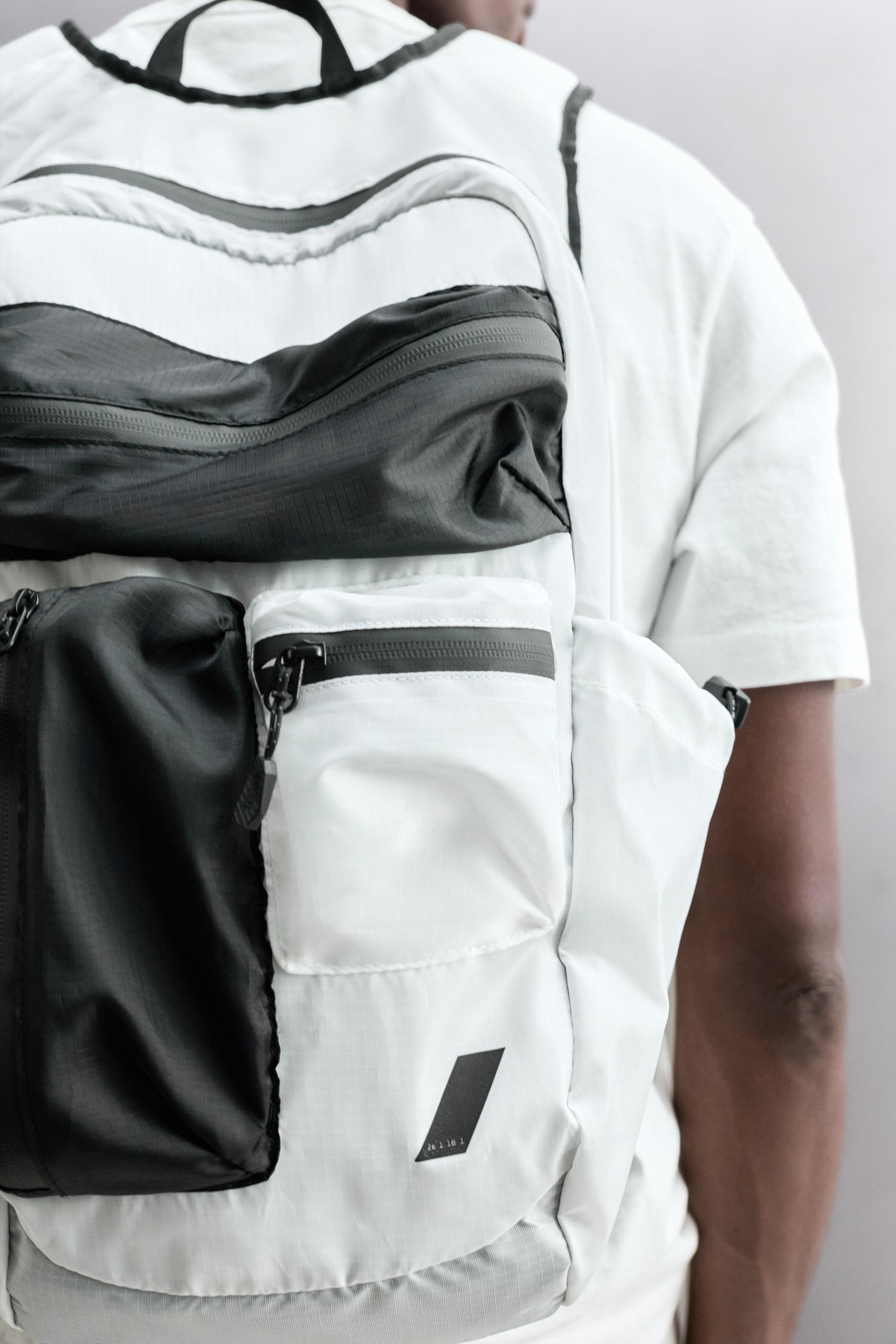 25L MULTI-POCKET SPORTS BACKPACK