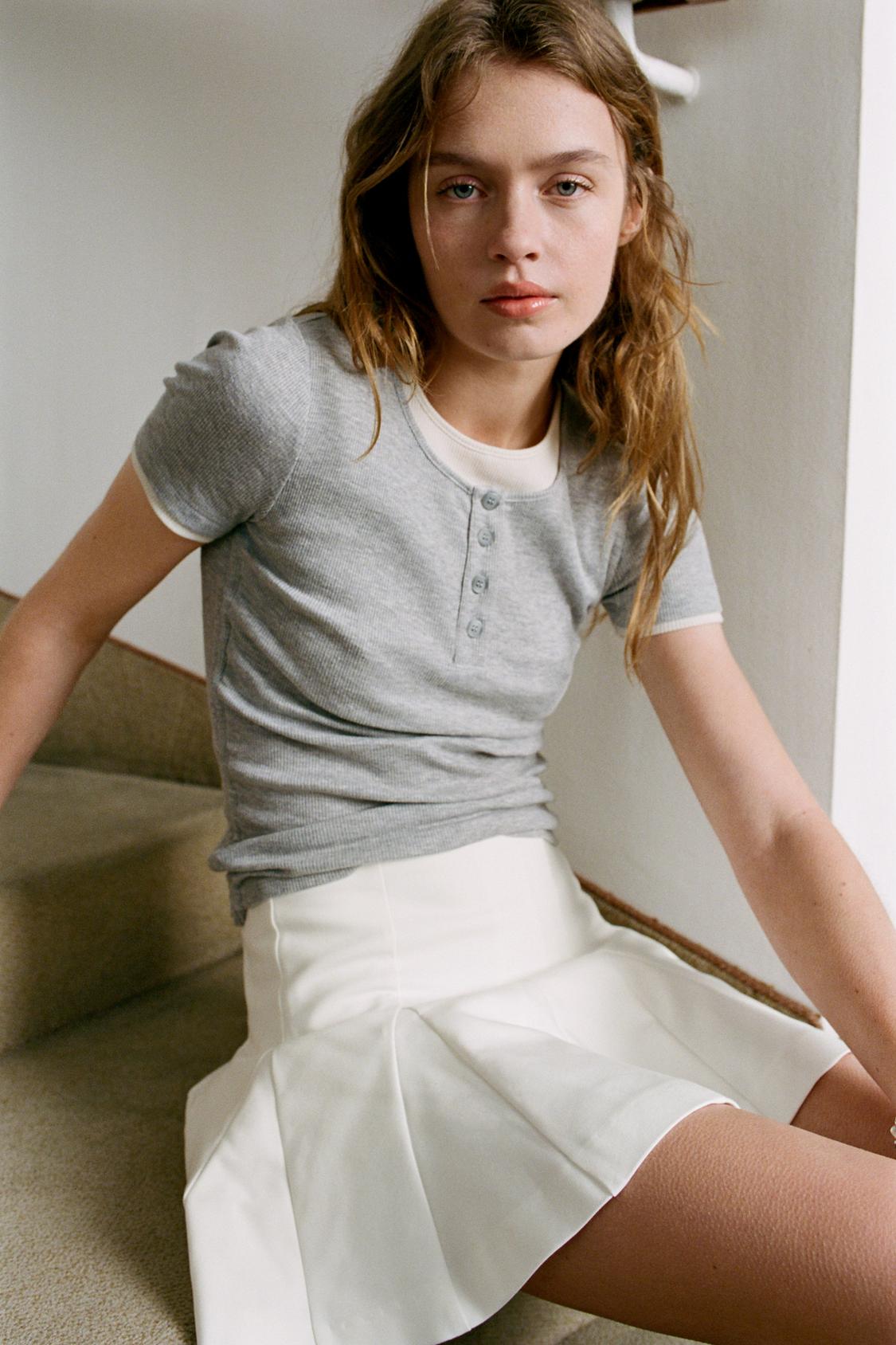 DOUBLE LAYERED RUCHED T-SHIRT