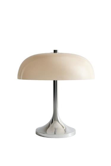 LÁMPARA MESA METAL Y VIDRIO - de Zara