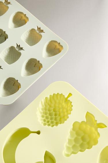 PACK OF FRUIT SILICONE ICE BUCKET TRAYS (PACK OF 2) - Greens by Zara - Image 2