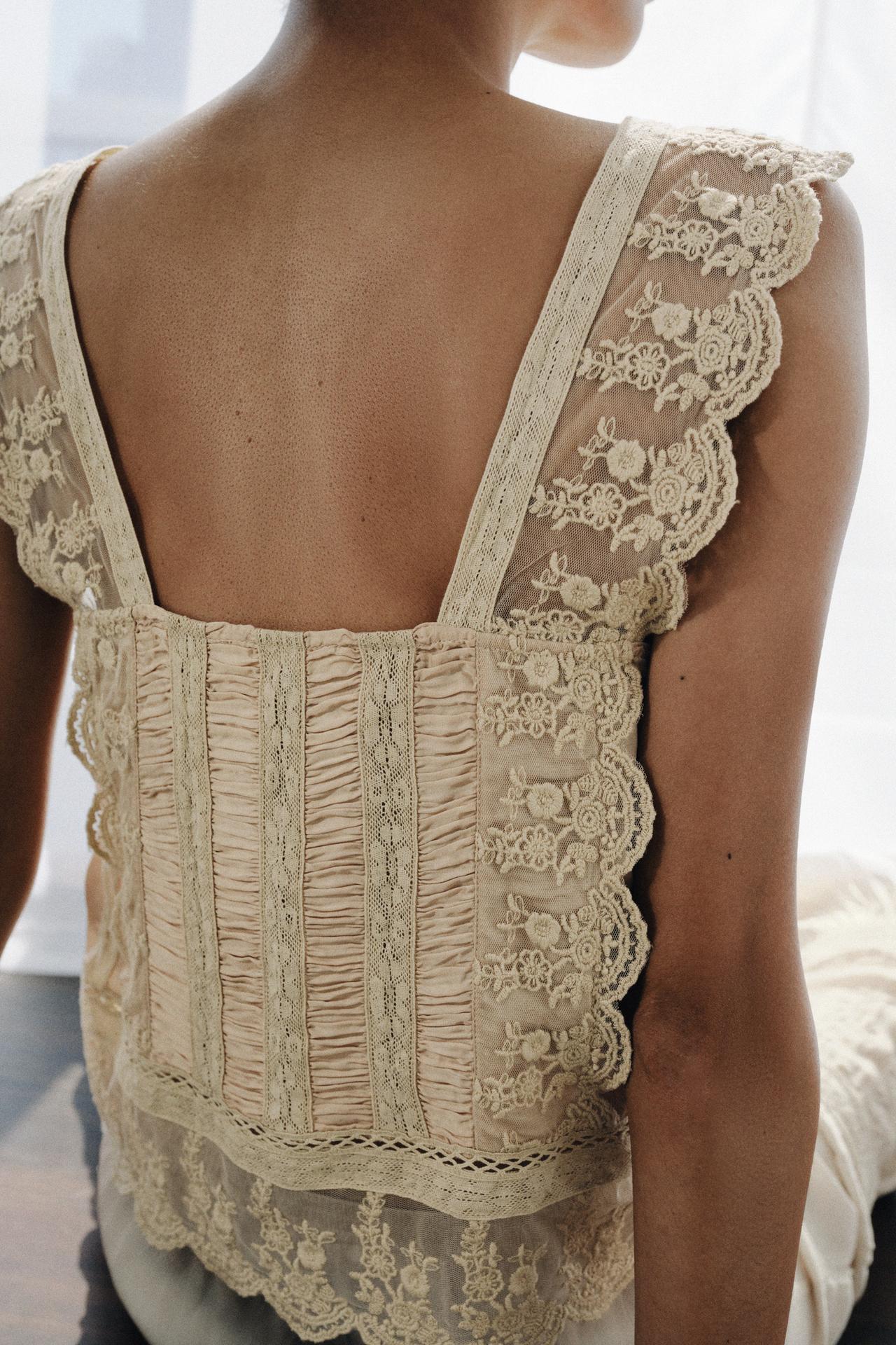 SATIN EFFECT PLEATED LACE TOP — Oyster-white