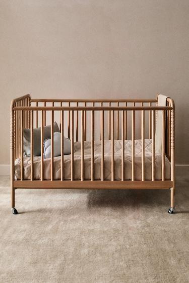 CARVED WOODEN COT WITH WHEELS - Light beige by Zara
