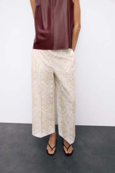 SANDÁLIA KITTEN ACETINADA - Marrom da Zara - Imagem 0
