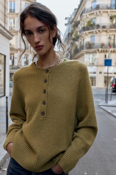 PULL EN MAILLE À BOUTONS - Vert moyen de Zara - Image 4