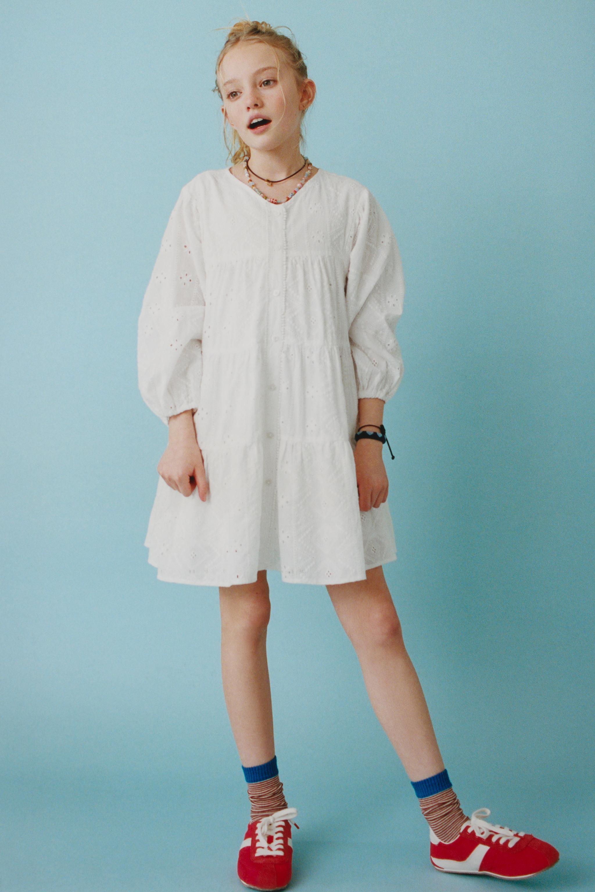 ROBE ROMANTIQUE À EMPIÈCEMENTS