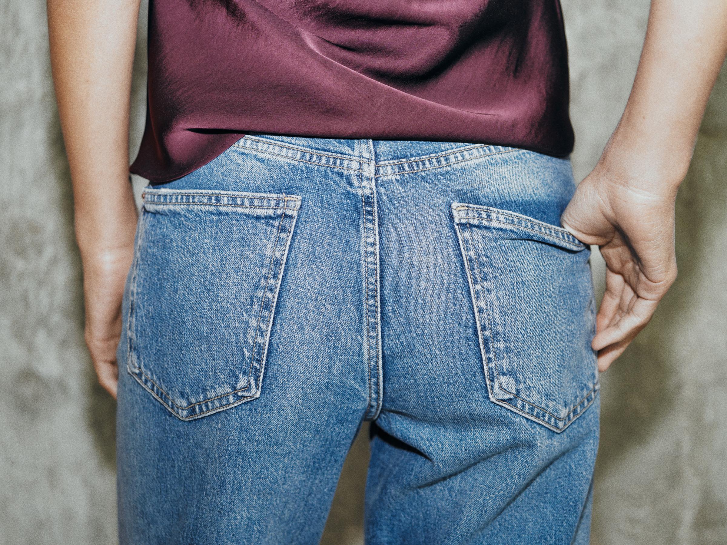 Женские джинсы Zara Z1975 HIGH-RISE MOM FIT JEANS WITH CREASE — фото 5