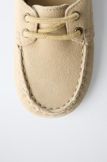 MOCASSINS EN CUIR - Marron sable de Zara - Image 5