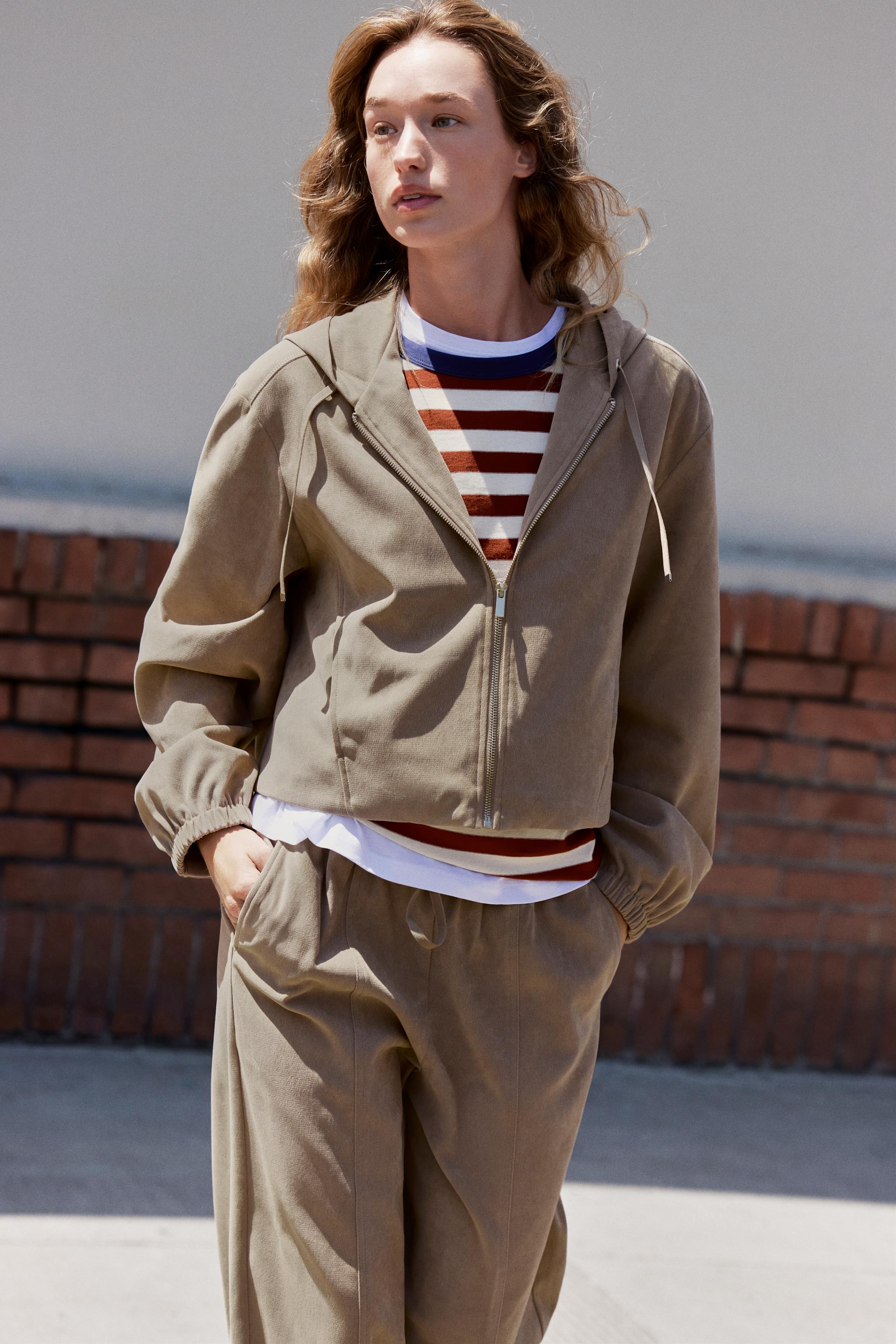VESTE BOMBER À CAPUCHE