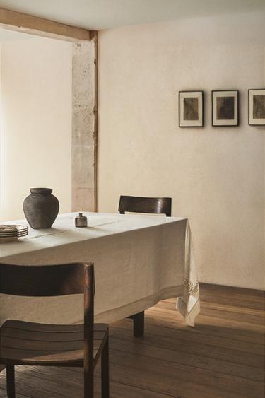 LINEN TABLECLOTH WITH FLORAL EMBROIDERY AND HEMSTITCHING - Ecru by Zara - Image 5
