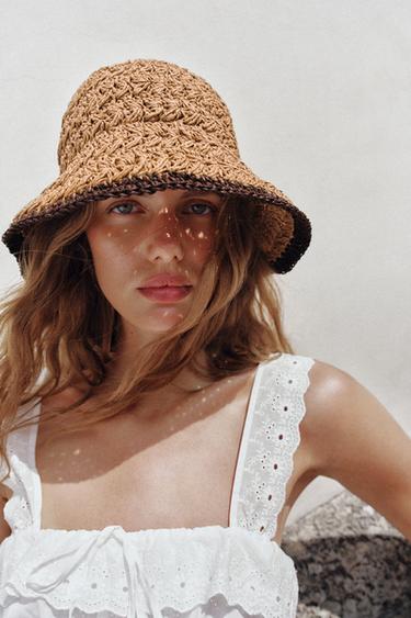 CONTRAST BRAIDED HAT - Light beige by Zara