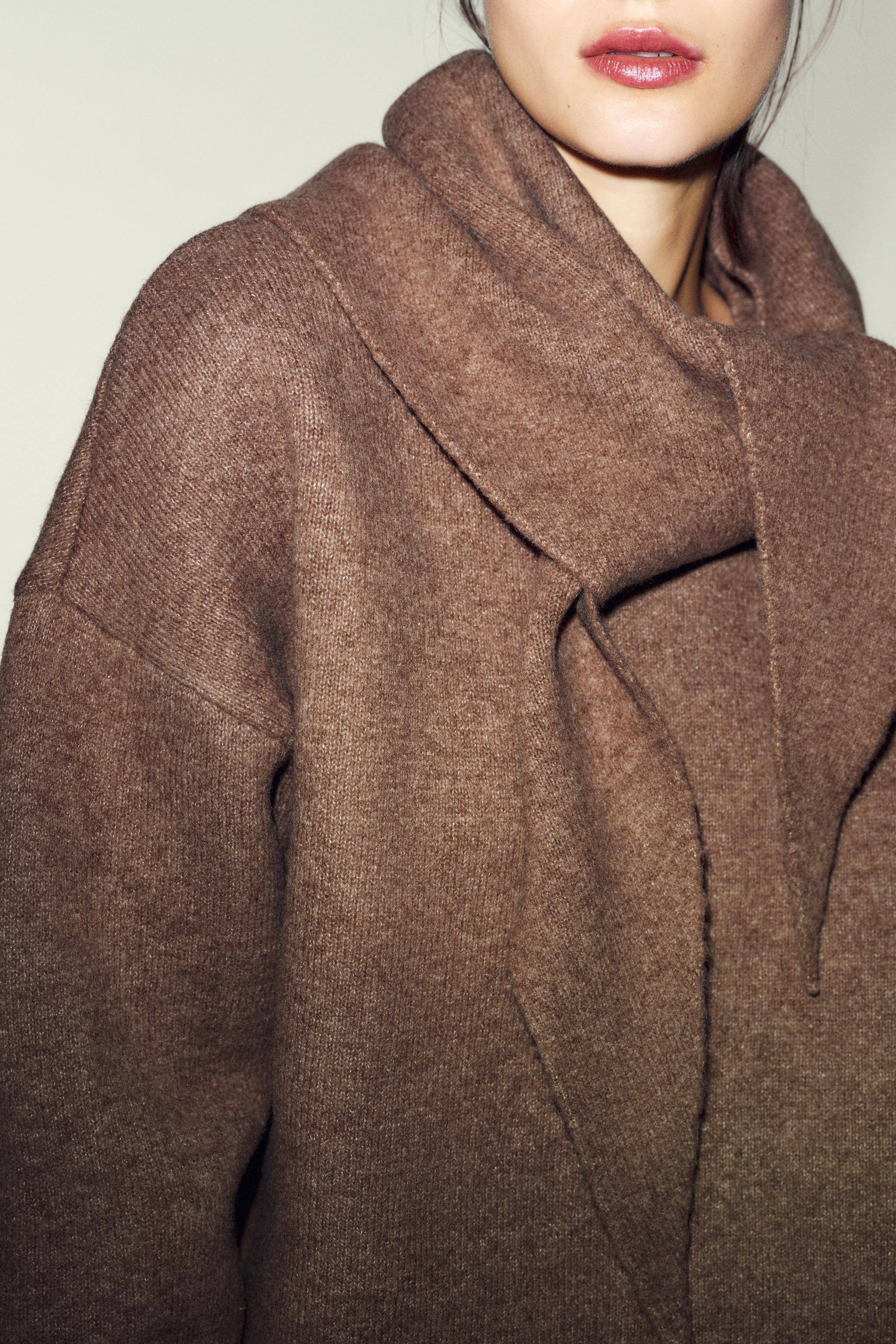 PULL EN MAILLE AVEC FOULARD