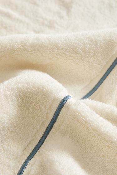 EMBROIDERED TRIM BATH TOWEL - Electric blue by Zara