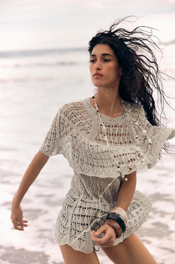 TOP Z AŽUROVÉHO ÚPLETU S VOLÁNEM - Šedá od Zara - Obrázek 1