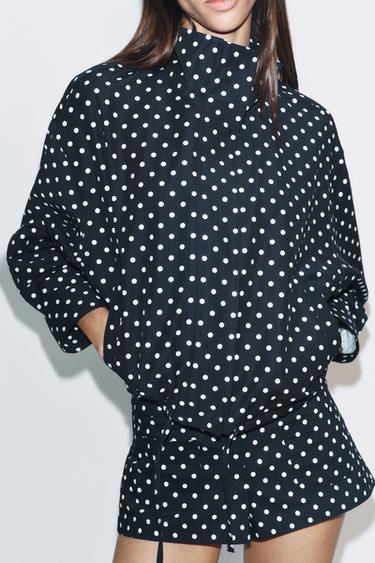 CHAMARRA ABULLONADA LUNARES - Azul / Blanco de Zara