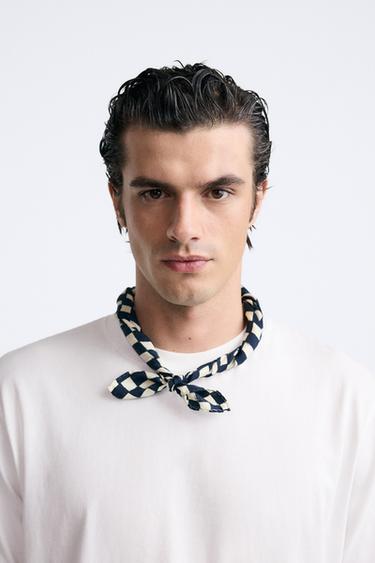 BANDANA 100% SEDA CUADROS - Crudo / Marino de Zara - Imagen 0