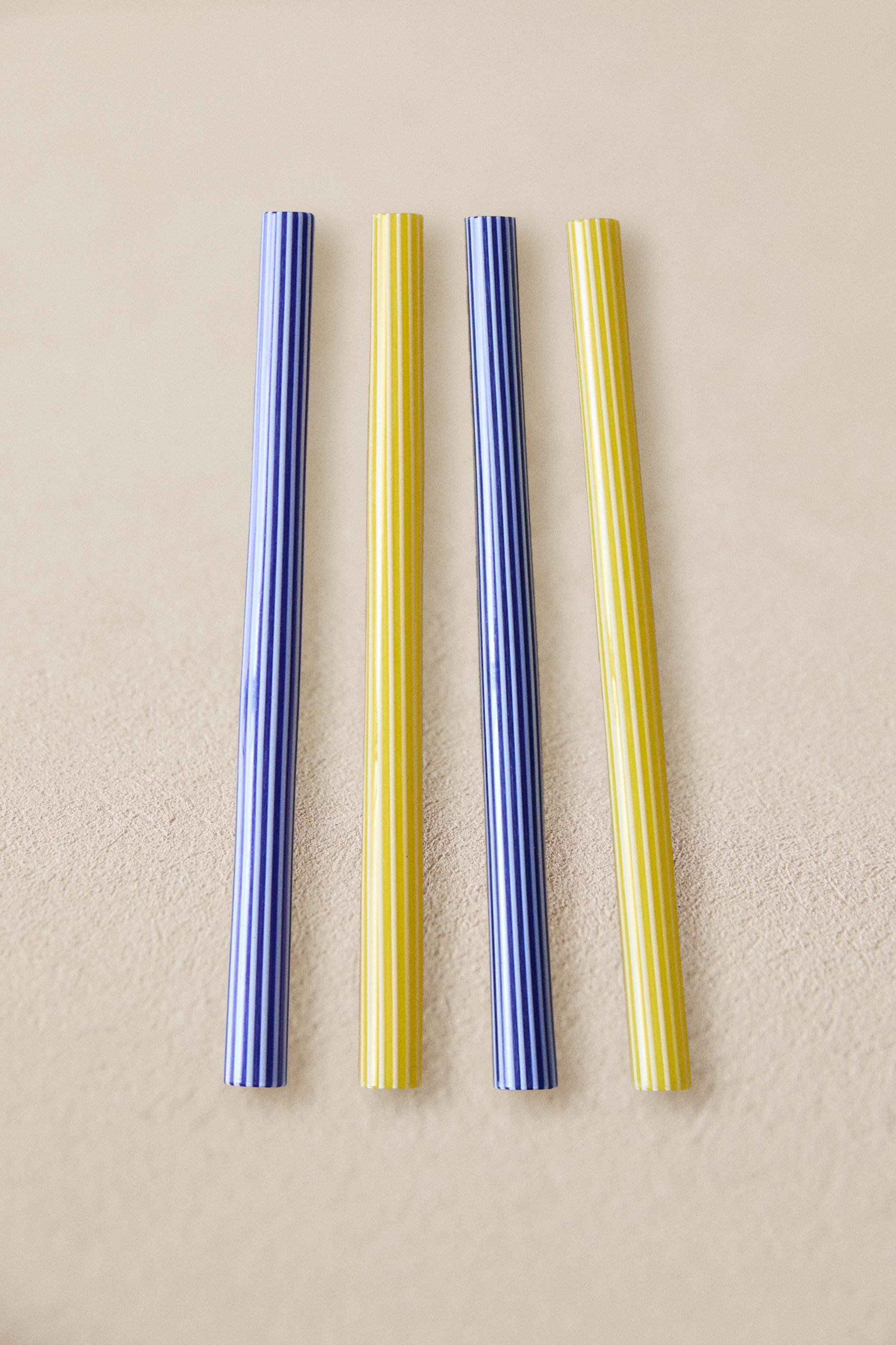 SET OF STRIPED BOROSILICATE GLASS STRAWS (SET OF 4)