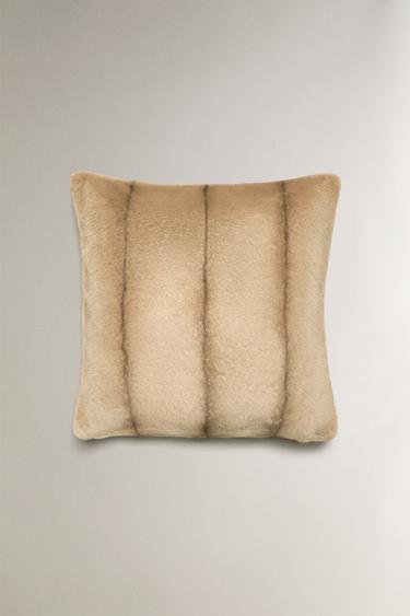 OMBRÉ FAUX FUR CUSHION COVER - Beige by Zara