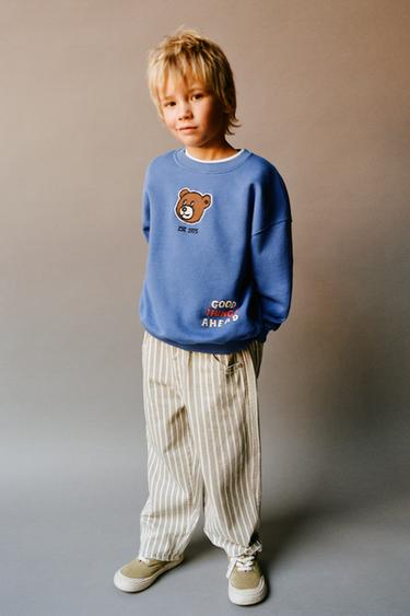 ТОЛСТОВКА С НАШИВКОЙ «МЕДВЕДЬ» — ЯРКО-СИНИЙ от Zara