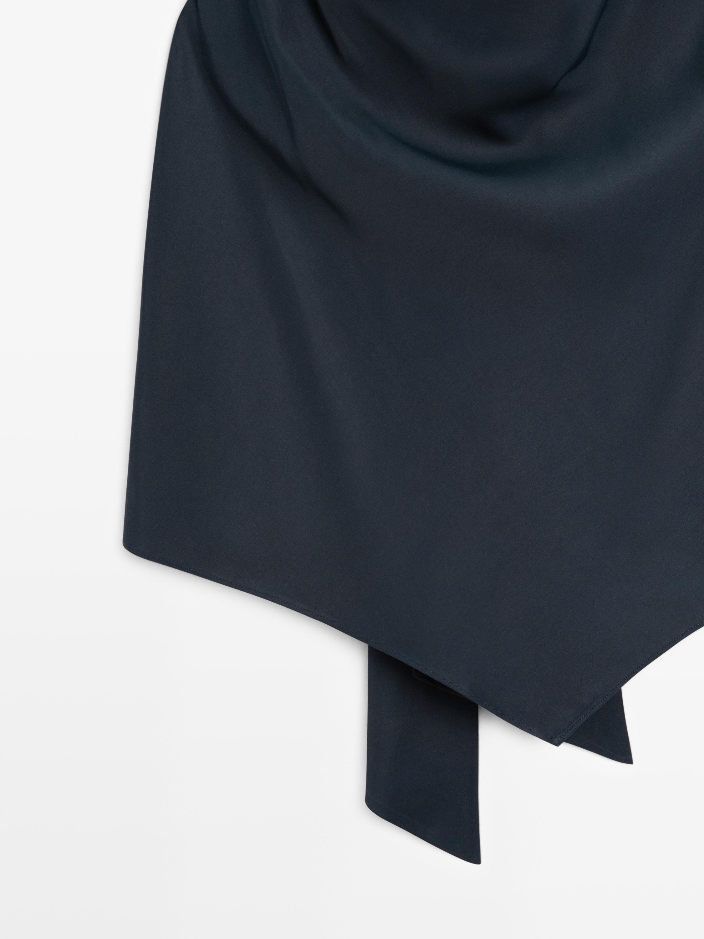 Top à col drapé total look