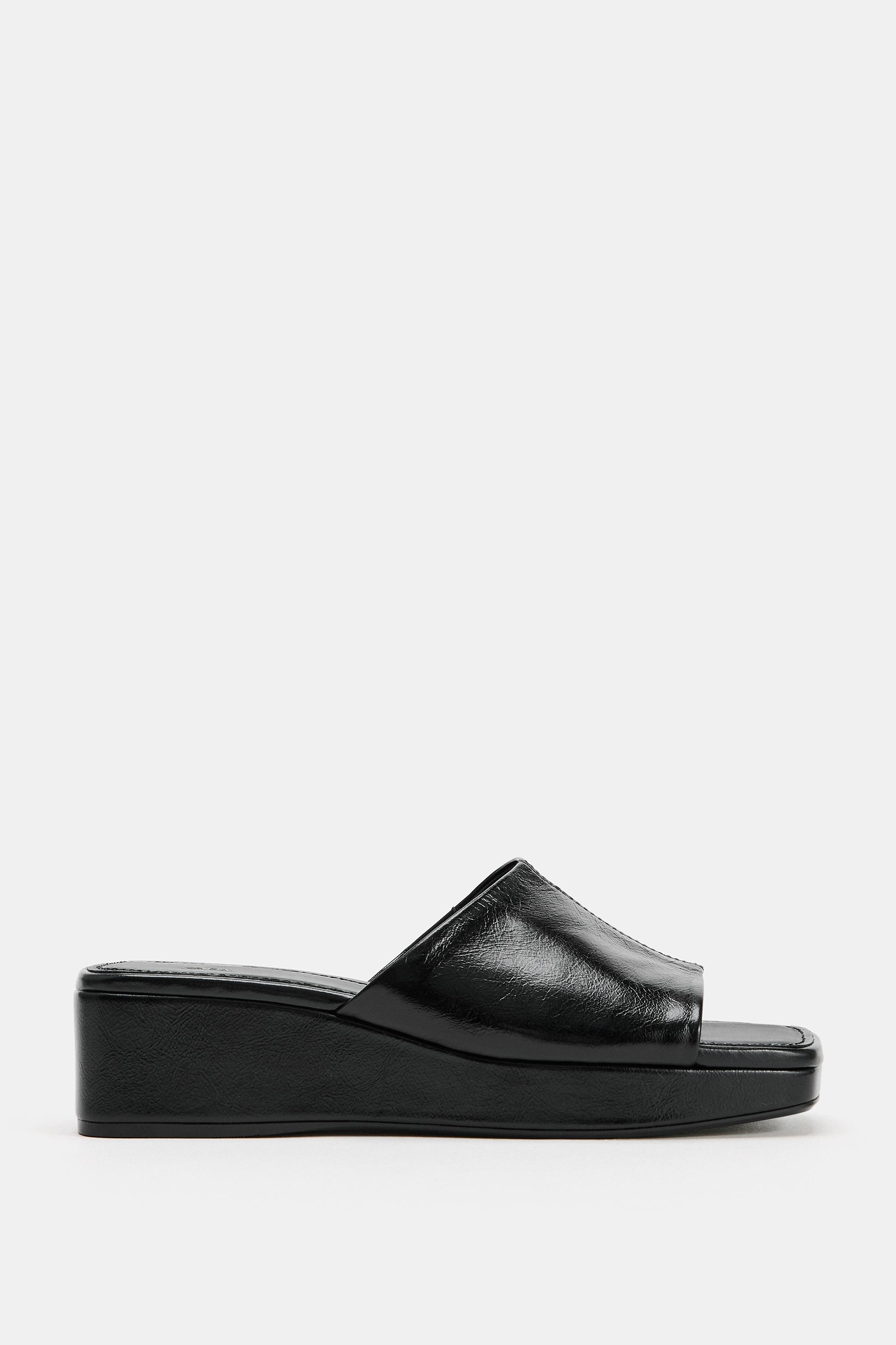 LEATHER PLATFORM SANDALS — Black