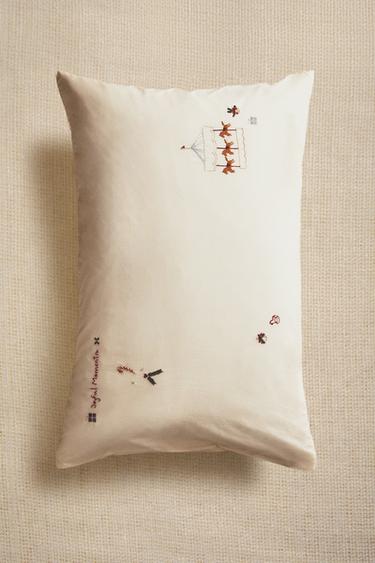 CHILDREN'S CHRISTMAS FIGURE PILLOWCASE - Oyster-white by Zara - Image 4