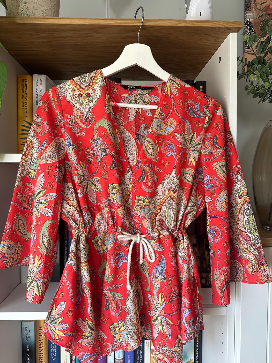 PRINTED BLOUSE WITH DRAWSTRING