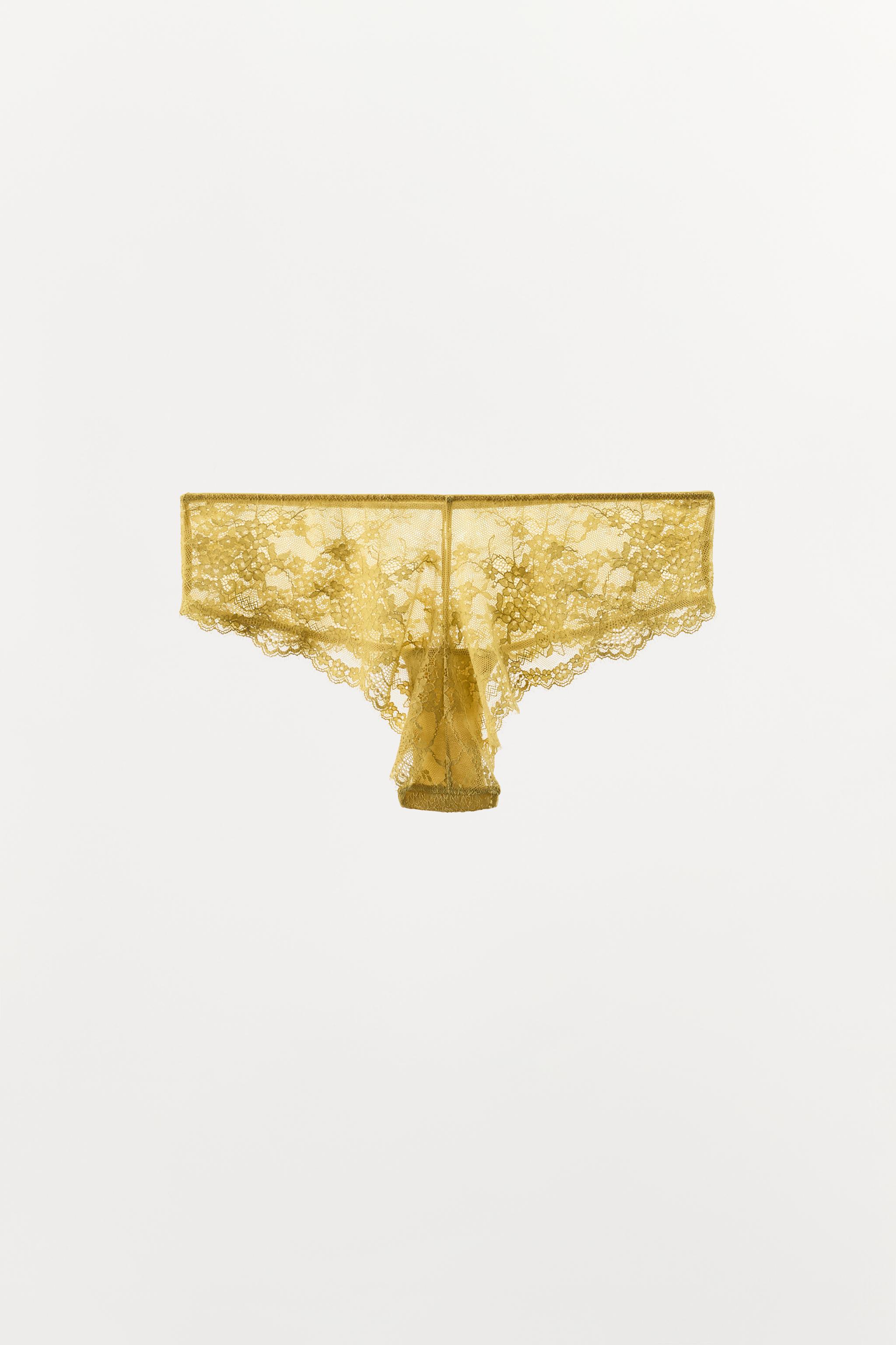 CULOTTE HAUTE EN DENTELLE