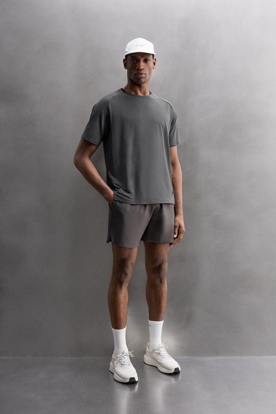 TECHNICAL TEXTURED T-SHIRT