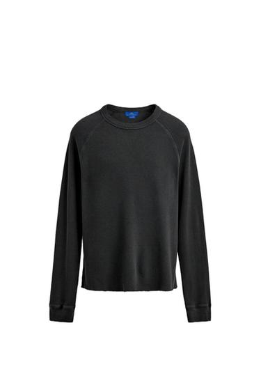 تيشرت بهيكل وافل من آرون ليفين X زارا - رمادي أنثراسايت by Zara